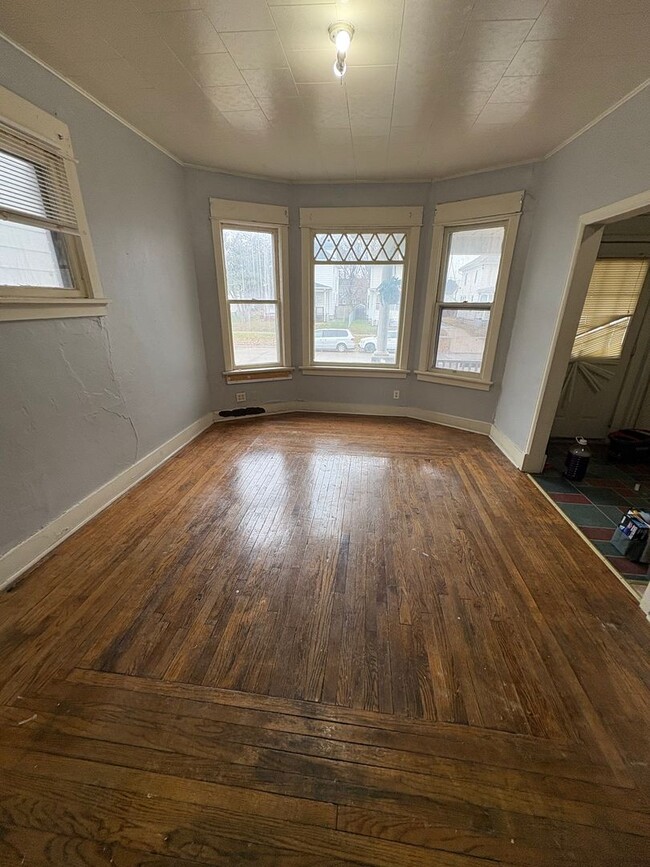 Photo - 3 Bedroom 1 Bathroom Townhome