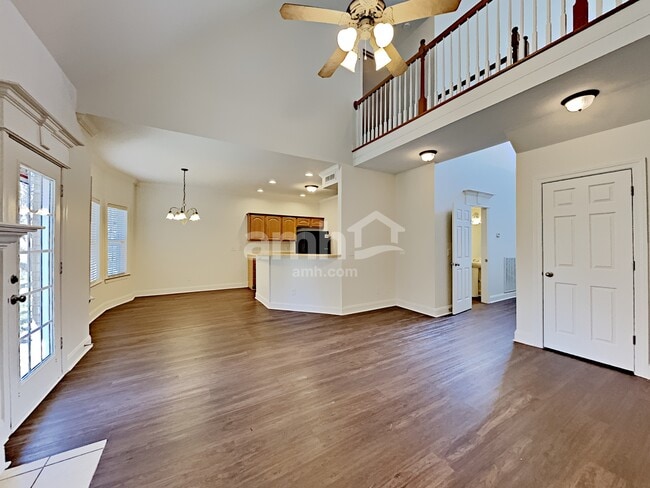 Photo - 5125 Macarthur Ave