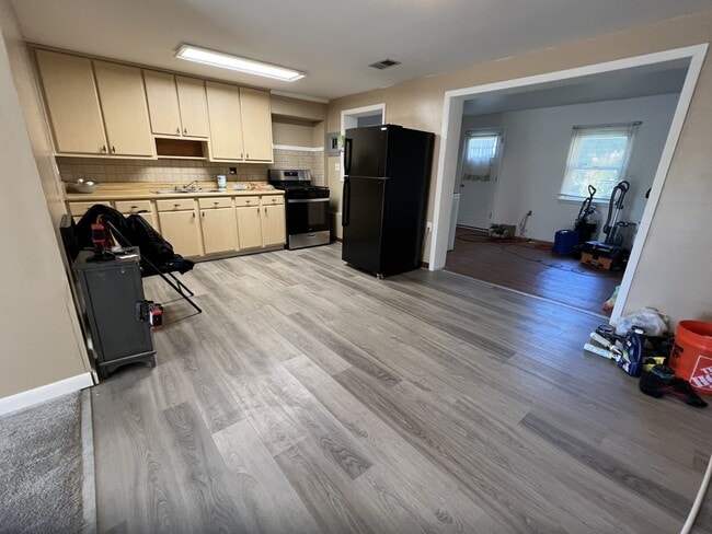 Photo - 7202 Sindall Rd