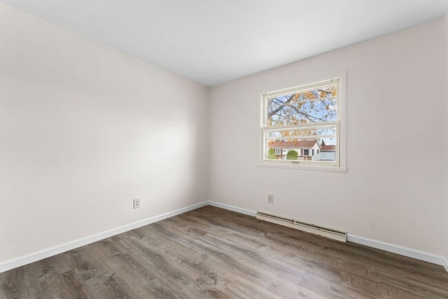 Photo - Delightful home with Garage and Large Yard. PETS WELCOME