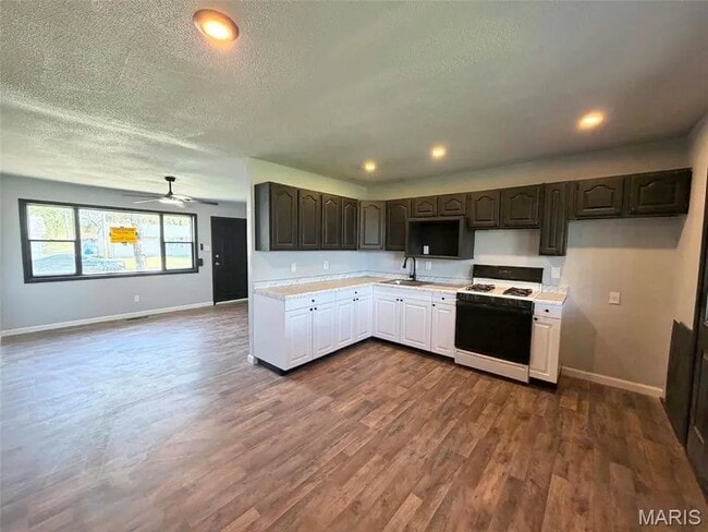 Photo - 1150 Price St
