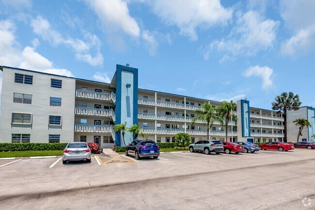 Building Photo - 3017 Lincoln A Unit 3017 Rental