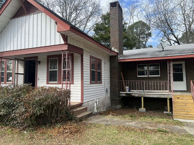 Photo - 1403 Goehler Rd SE