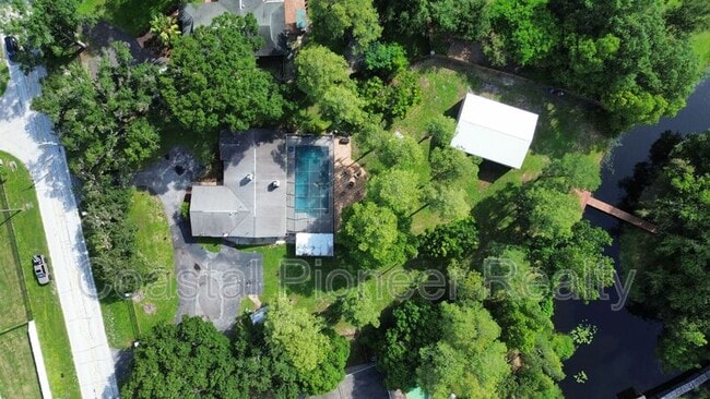 Photo - 18306 Crawley Rd