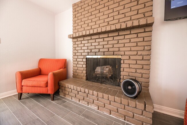 Photo - 237 Falcon Ln