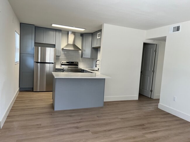 Photo - 2022 5th St Unit 2022