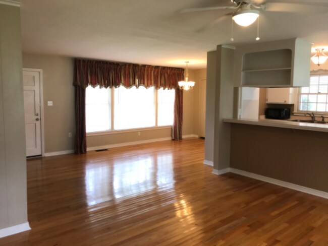 Photo - 3708 50th St