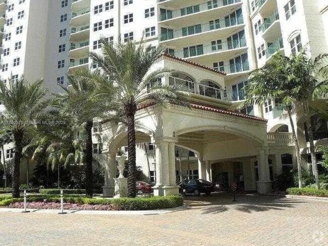 Building Photo - 19900 E Country Club Dr Unit 216 Rental