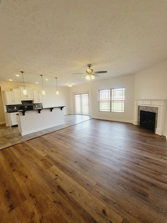 Building Photo - Bent Tree Subdivision - 4 Bedrooms w/ 3 Car Garage