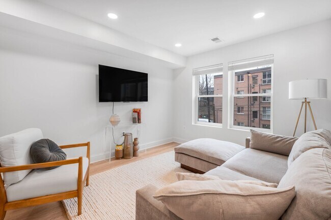 Photo - Newly Renovated 3 BR/2 BA Apartment in Ana... Unit ( A)