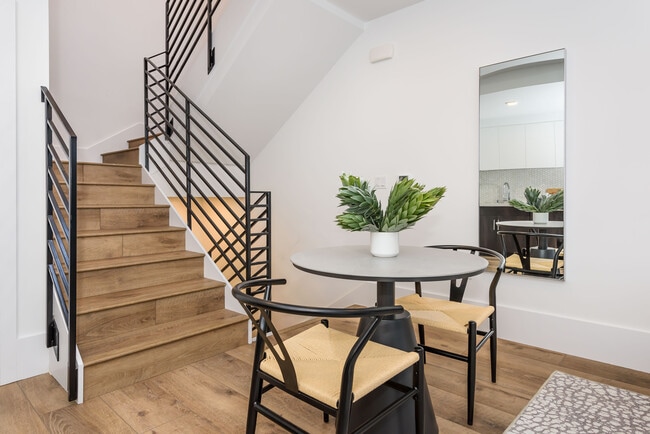 Building Photo - 1288 Howard St Unit 331