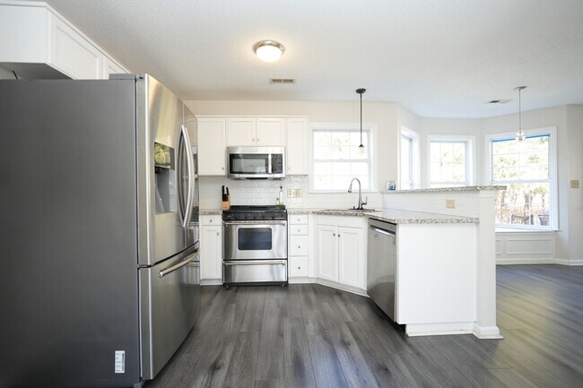 Photo - 3513 Cedar Springs Dr SW