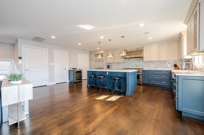 Photo - 206 Grand Blvd