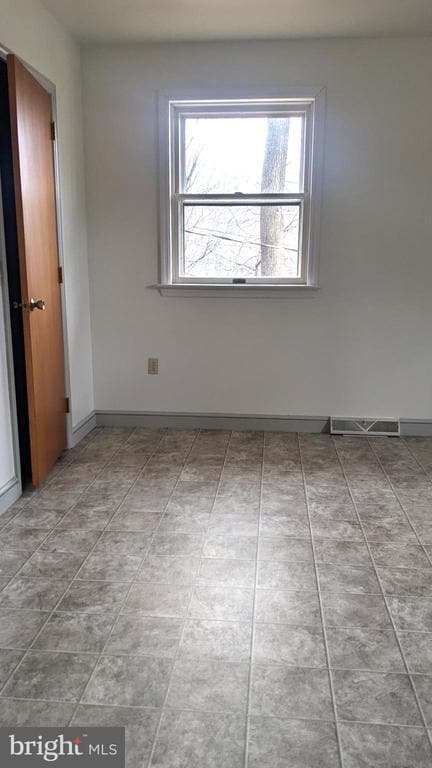 Photo - 594 Truce Rd