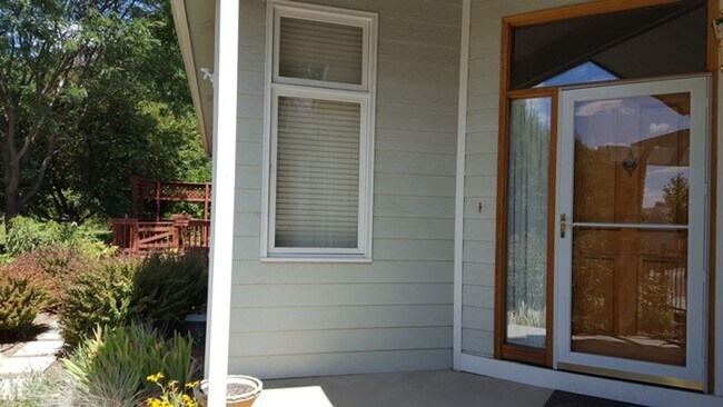 Photo - Comfort and Convenience in This 3 Bedroom Miramont Gem