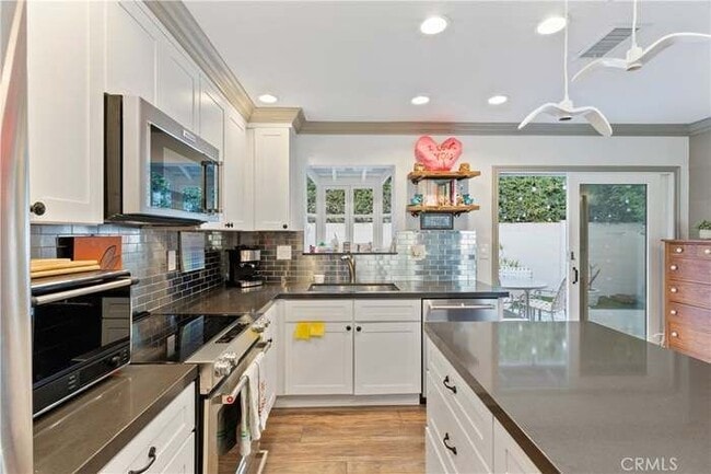 Photo - 419 Gloucester Dr