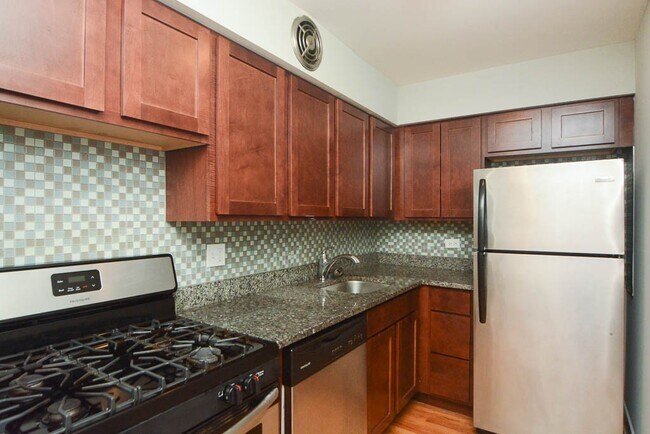 448 W Barry Ave Unit 724