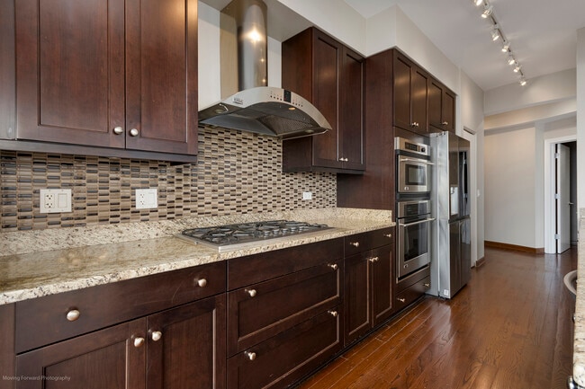 Photo - 1211 S Prairie Ave Unit 3404