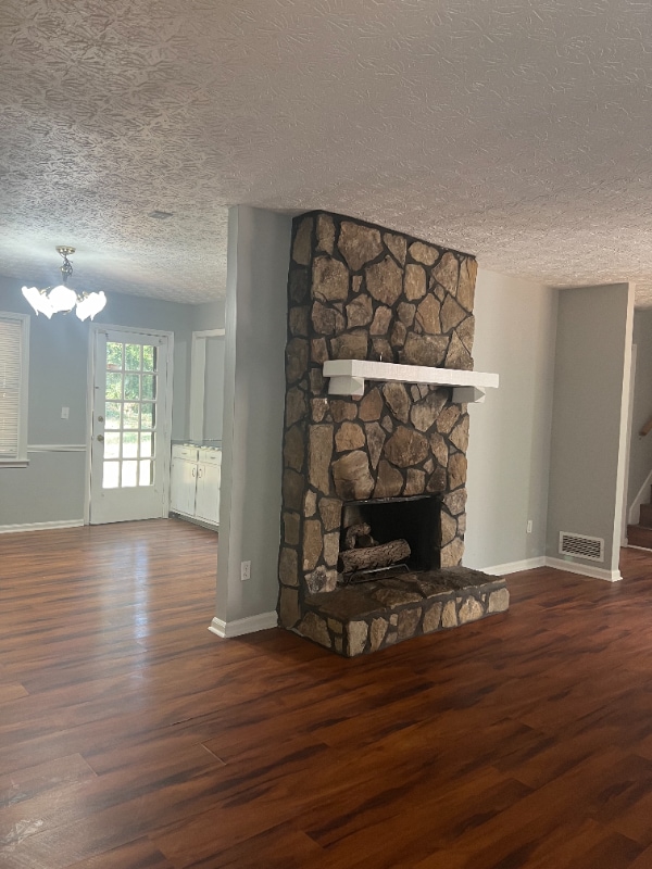 Photo - 1675 Oak Ridge Way NW House