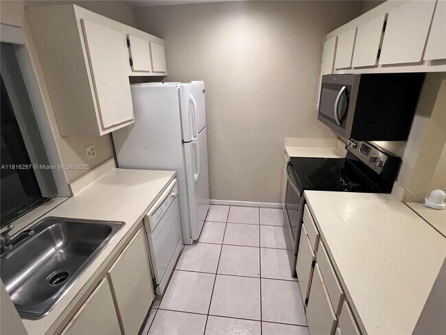 Photo - 586 Westree Ln