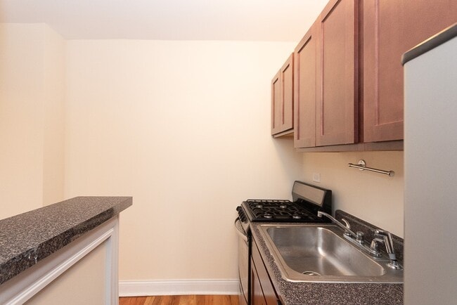 Photo - 852 W Diversey Pkwy Unit 6H
