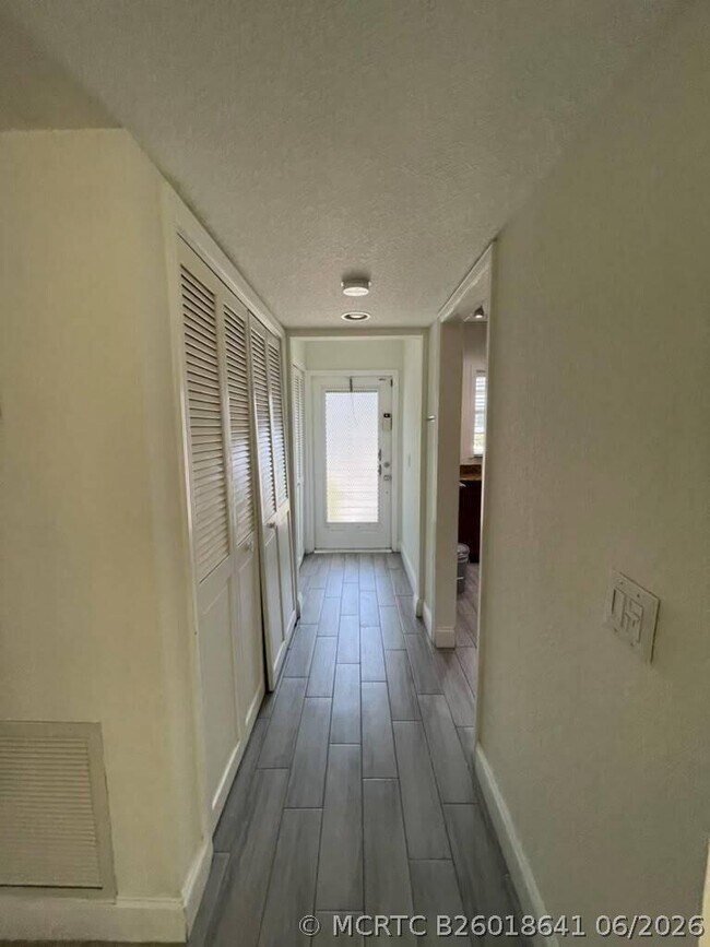 Photo - 2820 SW 22nd Ave Unit 211