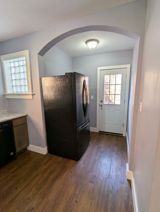 Photo - 3 Bedroom 1.5 Bathroom House (Greenfield)