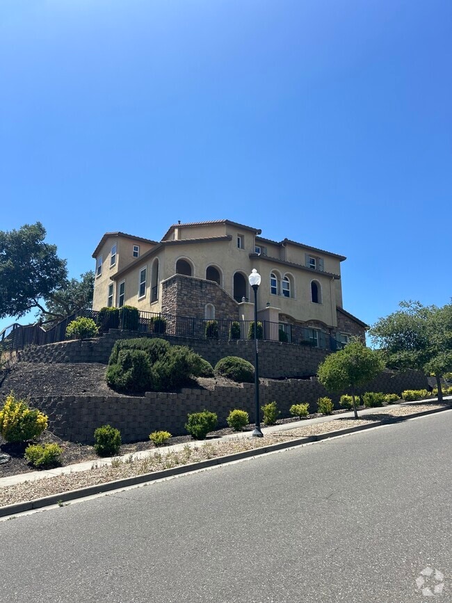 Building Photo - 876 Bridle Ridge Dr Rental