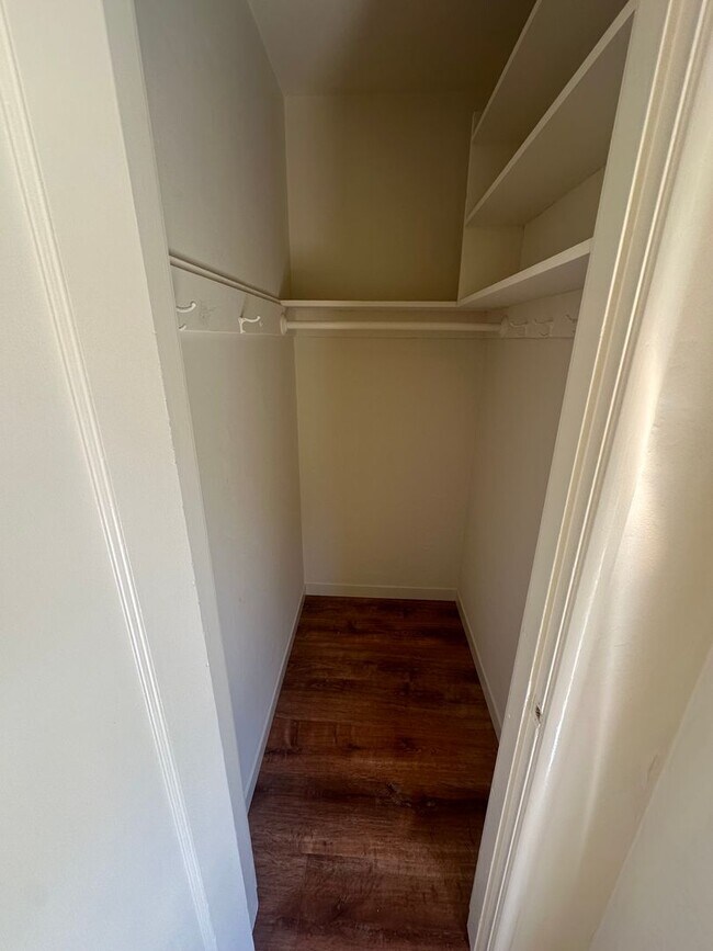 Photo - Lantz Building 03 - E 29th St Unidad 1945 East 29th Street