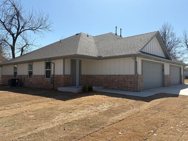Photo - Three bedroom duplex in El Reno