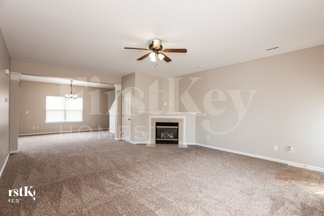 Photo - 1737 Larne Cir