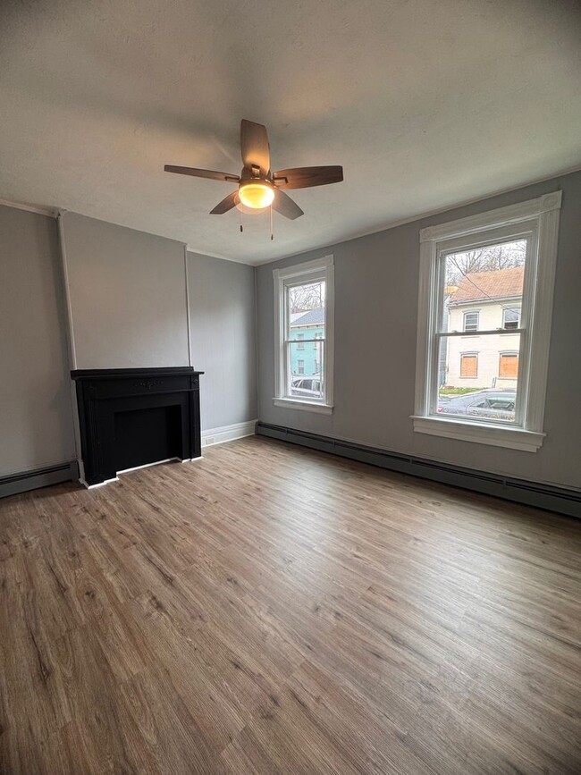 Photo - 160 N Miller St Unit 1