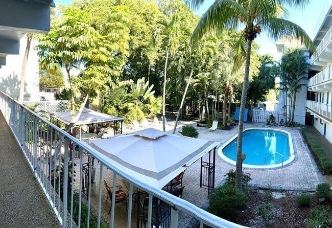 Photo - 1407 NE 56th St Unidad 207