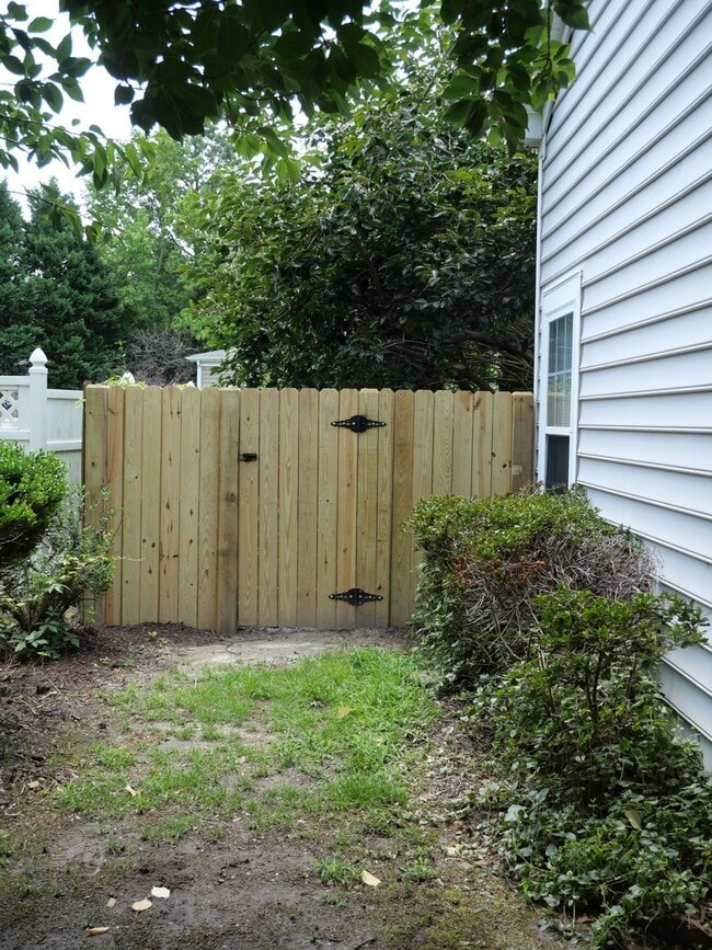 Photo - 313 Holmes Blvd