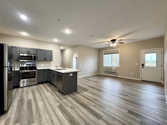 Photo - West Fifth Bldg. 02