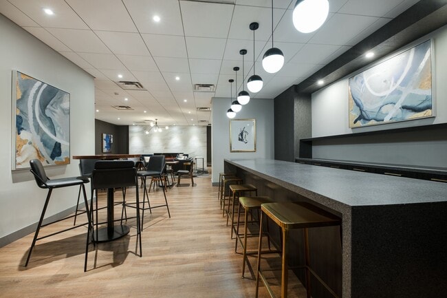 Common Space - The Paramount