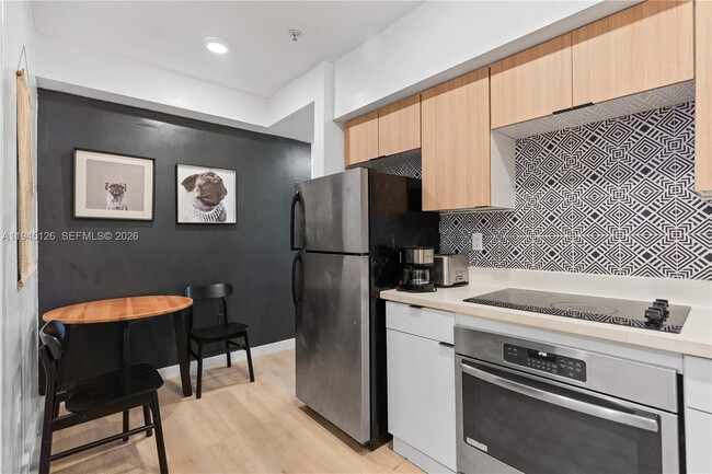 Photo - 810 7th St Unit 102