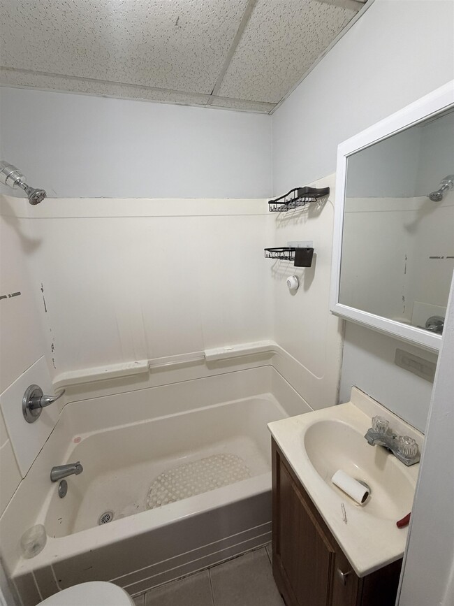 Photo - 213 Webster Ave Unidad 3L