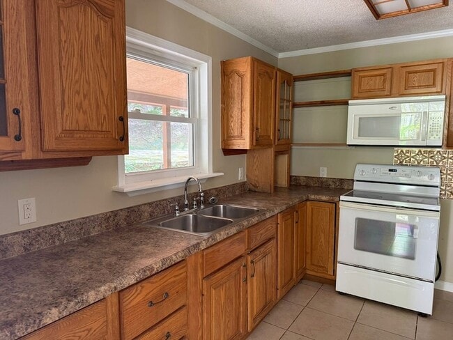 Photo - 92 Grey Fox Ln