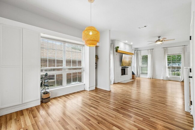 Photo - 15727 Knolldown