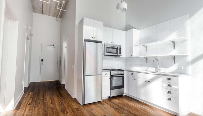 Building Photo - 154 W Erie St Unit 524