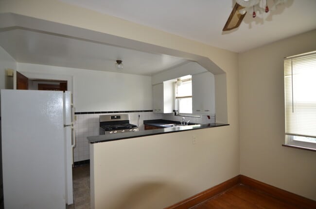 Photo - 6834 Kenton Ave Unit 1
