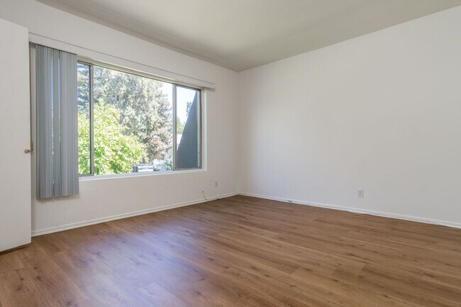 4653 Fulton Ave Unidad 16