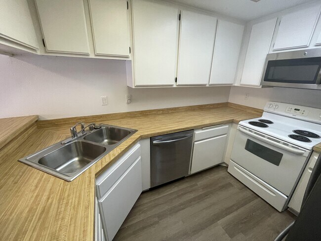 Photo - 3966 60th St