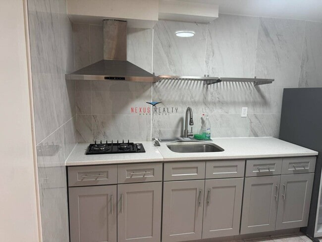 Photo - 34-29 69th St