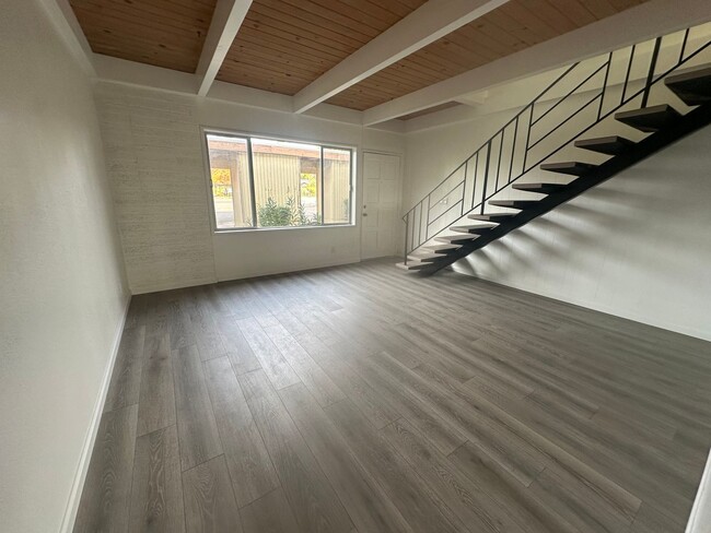 Photo - 71 Grand Ave Unidad #2