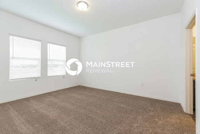 Photo - 3 Bedroom Pet-Friendly Home in Haines City, FL with Main Street Renewal