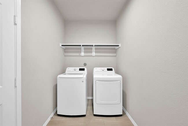 Building Photo - 9269 Inland Leather Ln