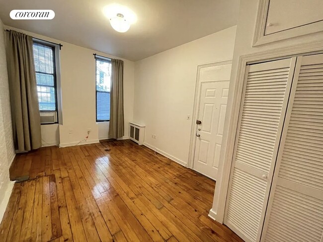 Photo - 320 W 47th St Condo