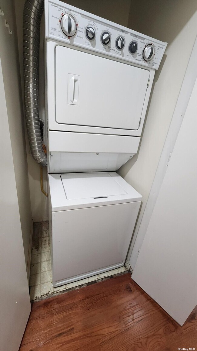 Photo - 82-44 Country Pointe Cir